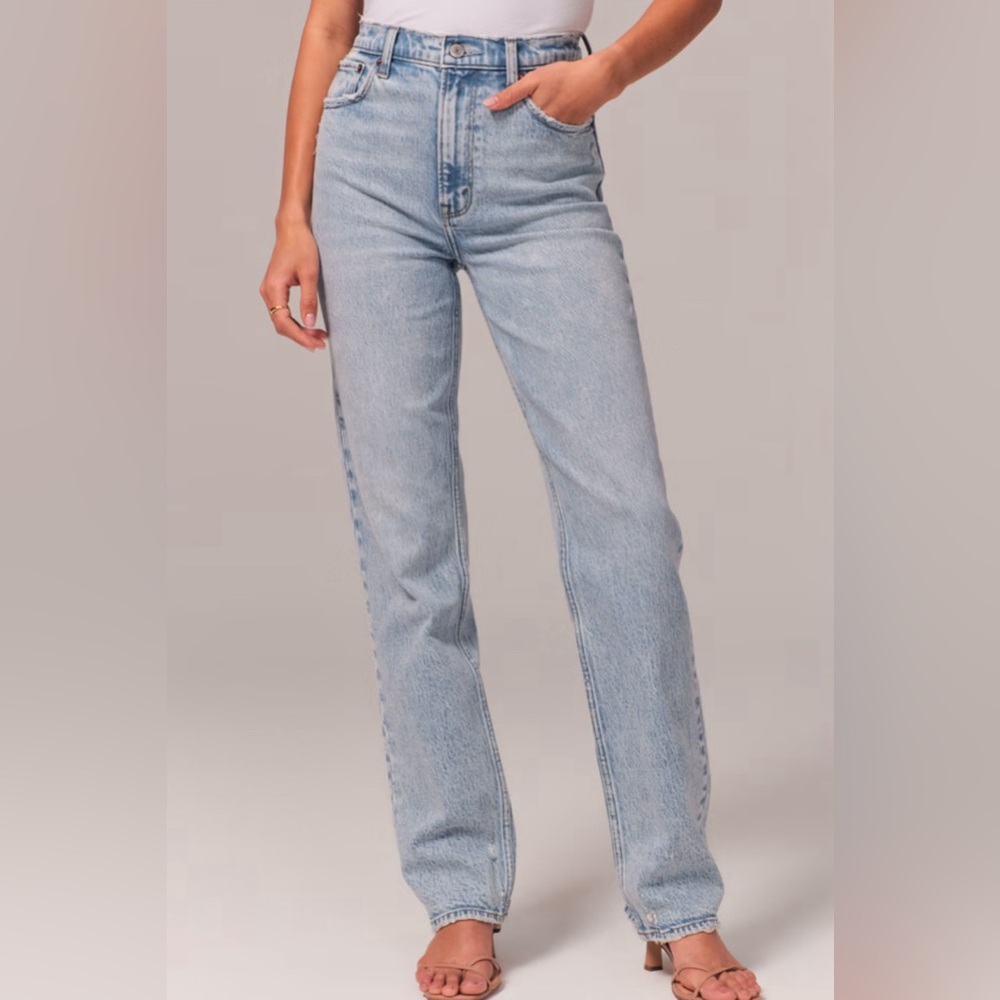 Abercrombie 90s Straight Ultra High Rise jeans